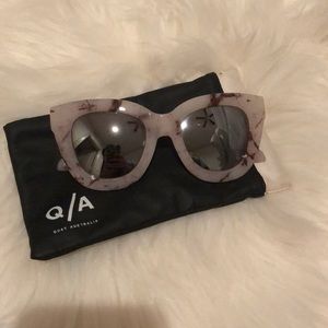 Quay marble affect sunglasses - great condition